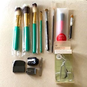 9 Make Up Brush’s and Tool Bundle